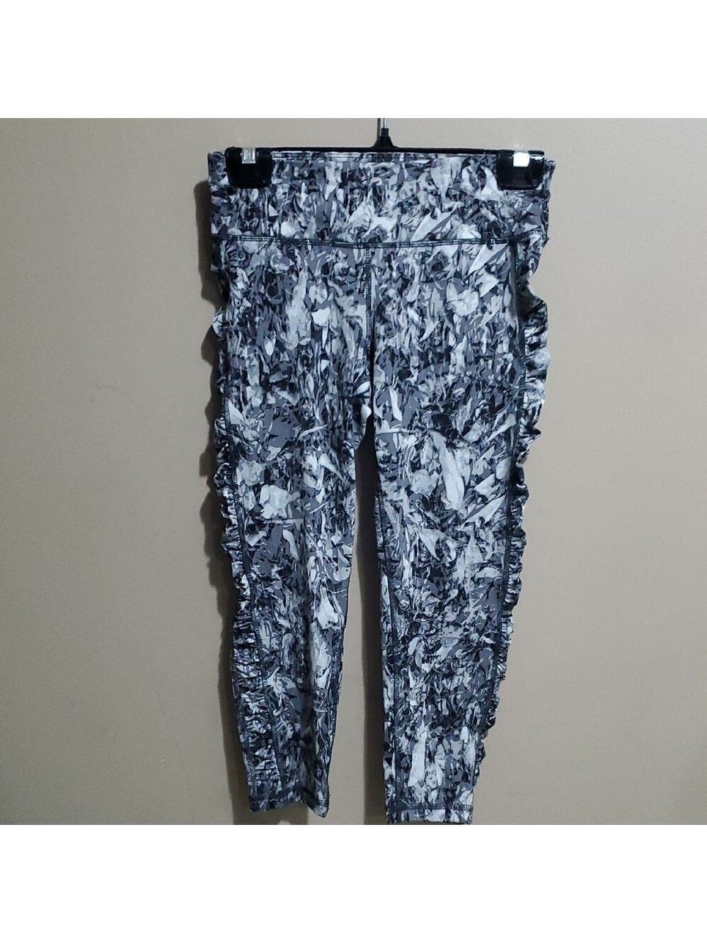 Calvin Klein Black and Gray Abstract Performance  Quick Dry Leggings Size S
